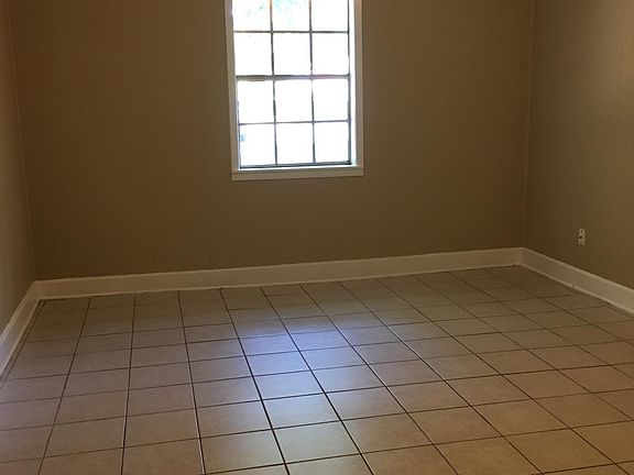 4th image of 2151 Colonial Hills Dr