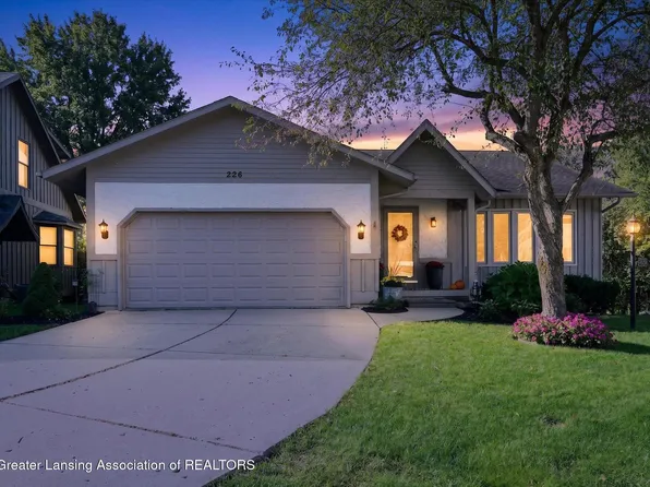 226 E Chester Dr, Grand Ledge, MI 48837
