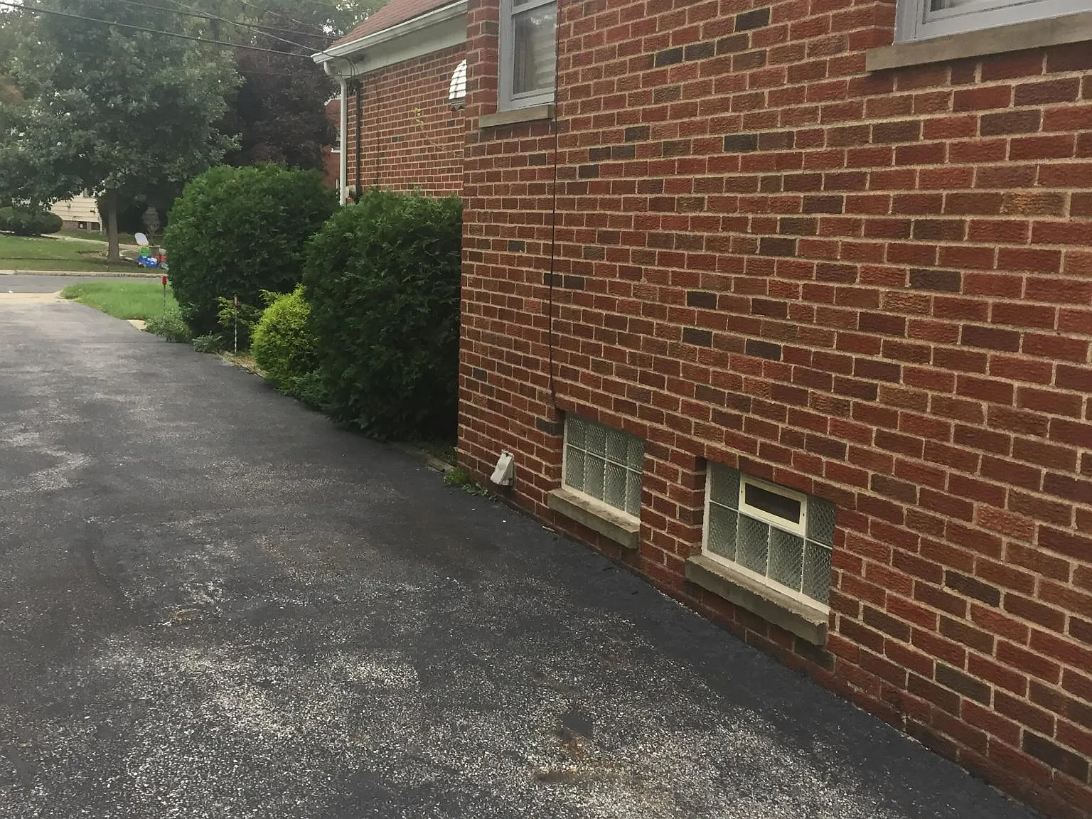 3 bed, 1630 sqft, $1,400 — Photo 2