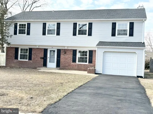 140 Somerset Dr, Willingboro, NJ 08046