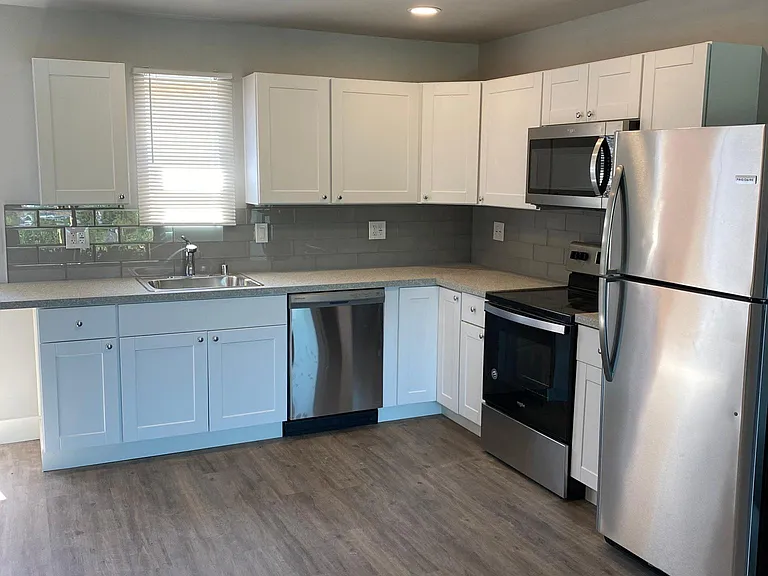 6370 Cleo St — Photo 3
