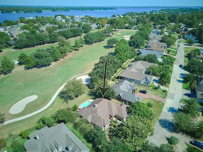 121 April Waters Dr N — Photo 3