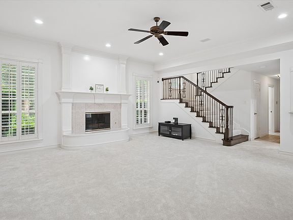 3rd image of 4607 Shadywood Ln