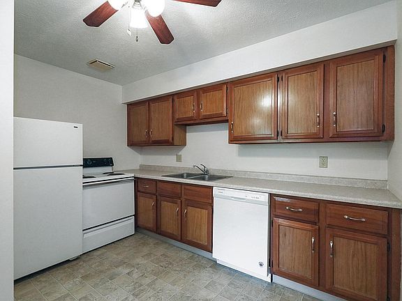 2nd image of 1701 Burnham St APT 2