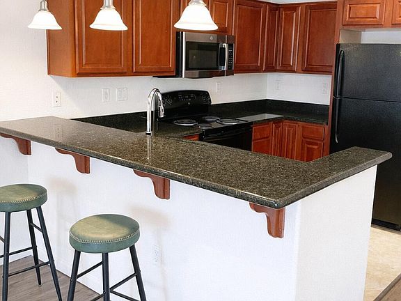 5th image of 200 W 2nd St APT 1506