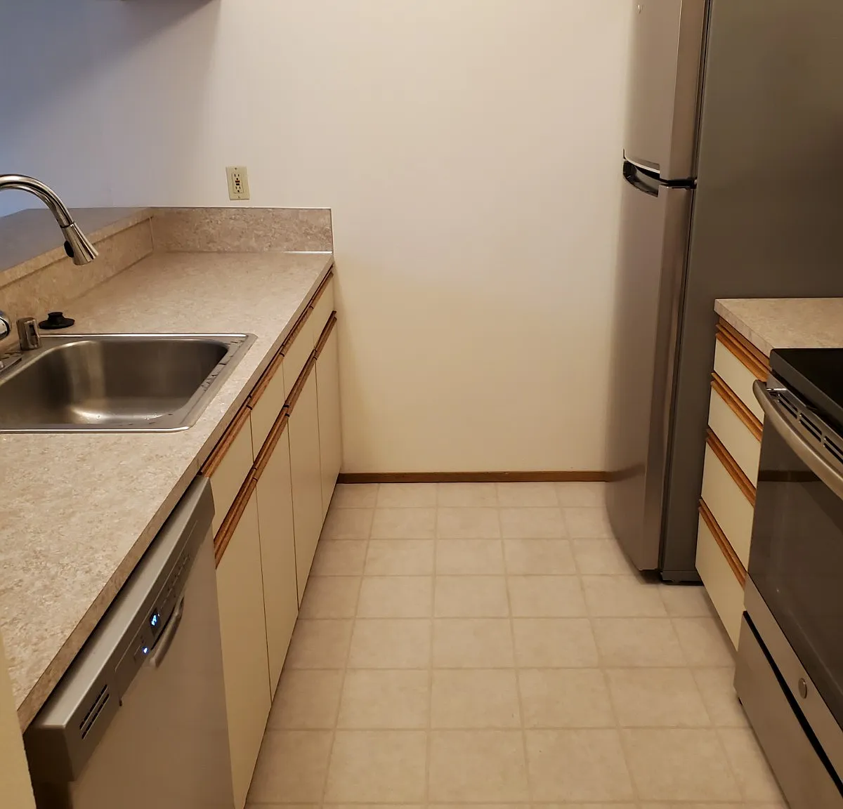 2 bed, 850 sqft, $2,295 — Photo 3