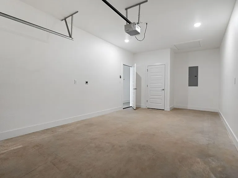2713 SW Shackelton Ave #1 — Photo 49