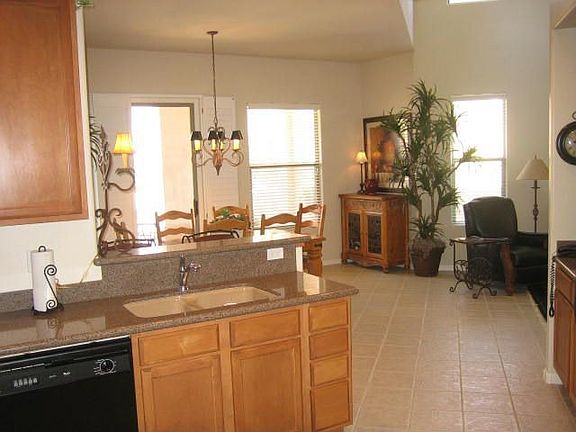 large eat in kitchen