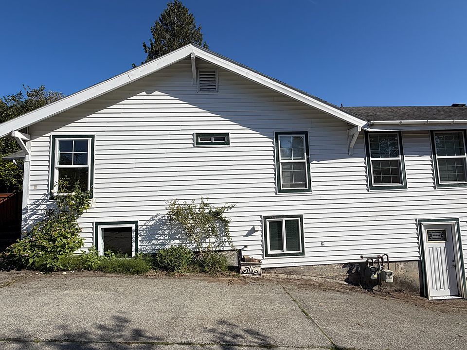1st image of 8231 S 132nd St #A