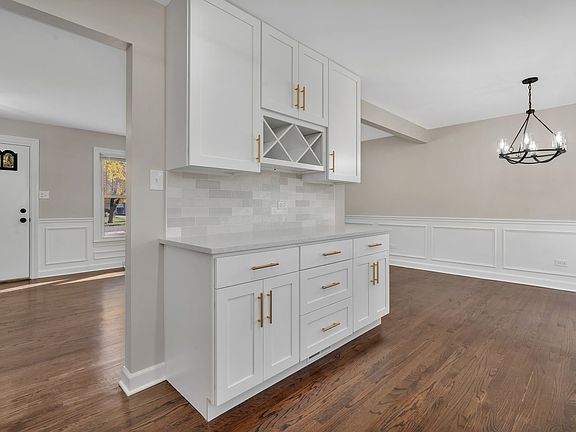 5th image of 10442 S Tod Dr
