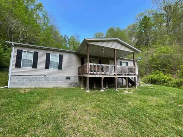115 Hales Dr, Fort Gay, WV 25514