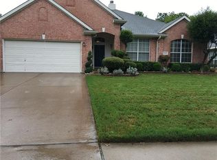2946 Sutton Dr, Grand Prairie, TX 75052