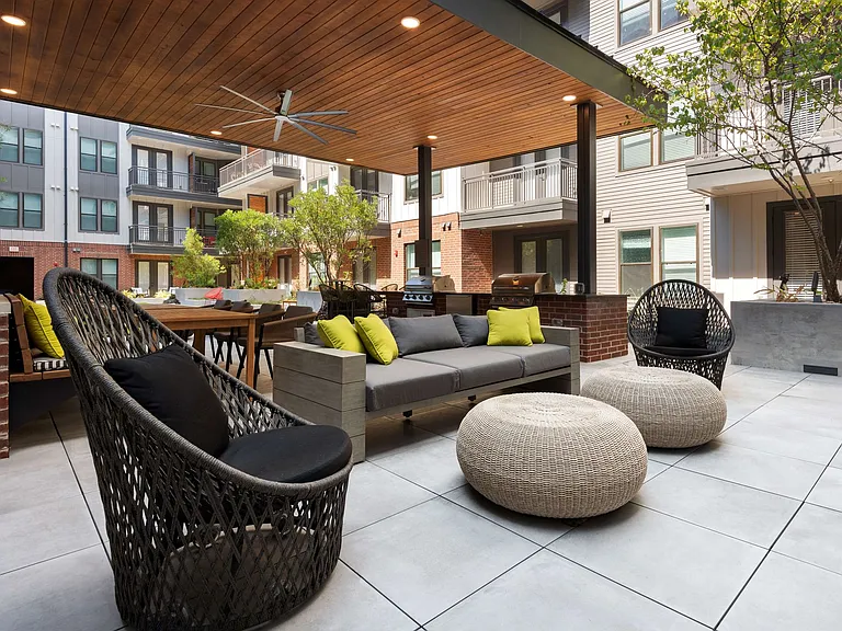 Troubadour Apartments — Photo 28
