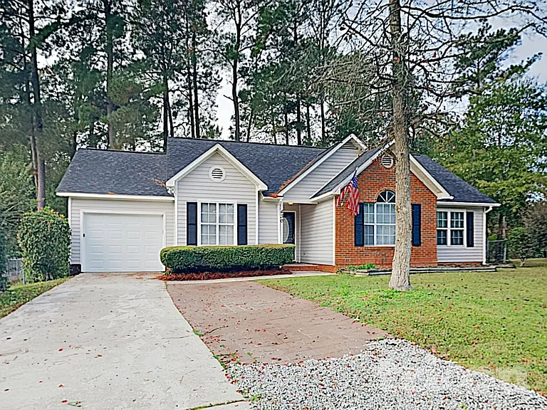 430 Forest Grove Cir — Photo 2