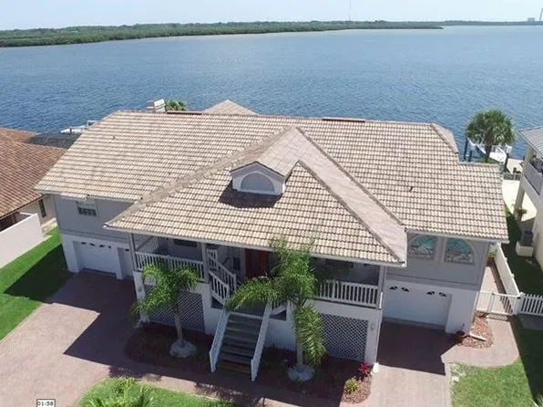 4924 S Shore Dr, New Port Richey, FL 34652