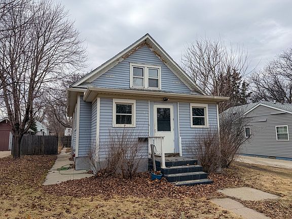 3rd image of 931 Beach Ave SE