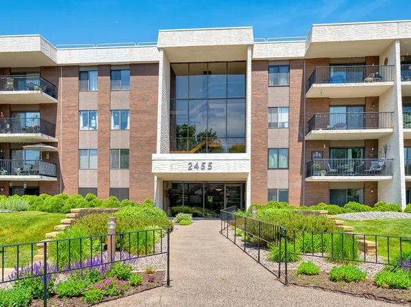 2455 Londin Ln E APT 322, Maplewood, MN 55119