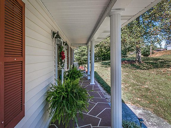 4th image of 436 Parks Worley St