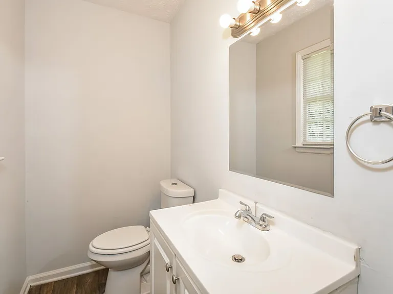 851 Grayson Hwy — Photo 11
