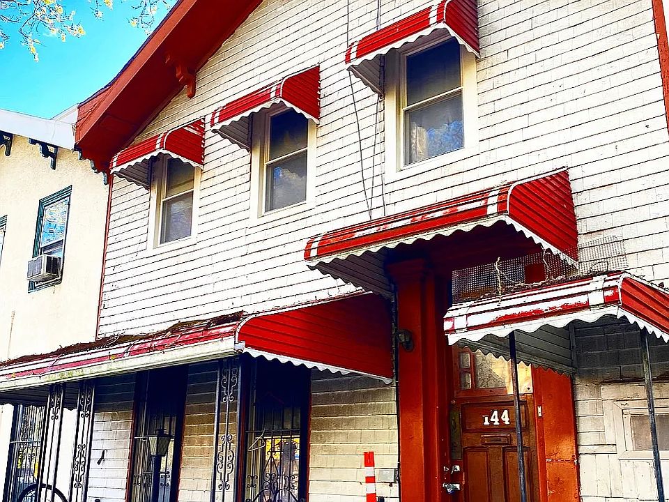 1st image of 144 Cambridge Pl