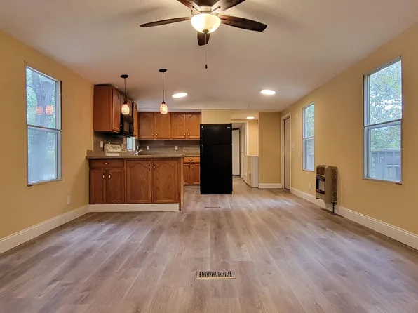 518 Carlton Rd, Hollister, MO 65672