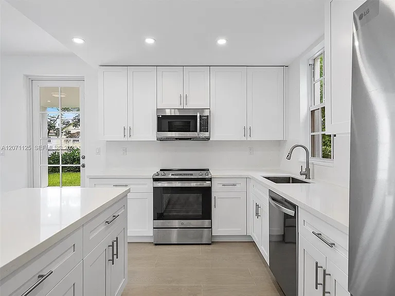 112 Florida Ave — Photo 8