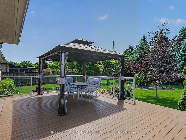18 Sea Breeze Dr — Photo 47