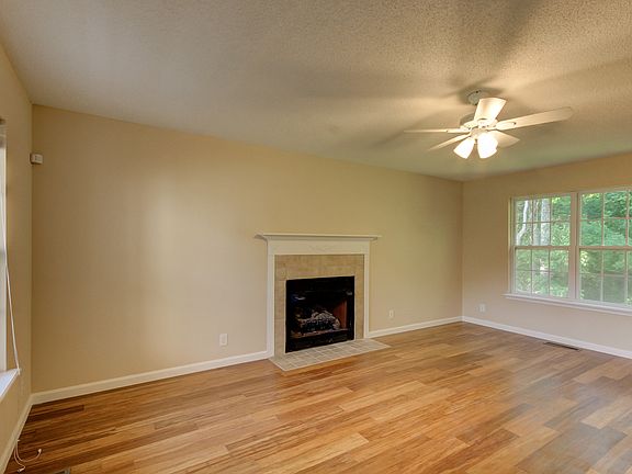 4th image of 3383 N Henderson Way
