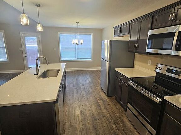 3rd image of 169 Ardell Dr