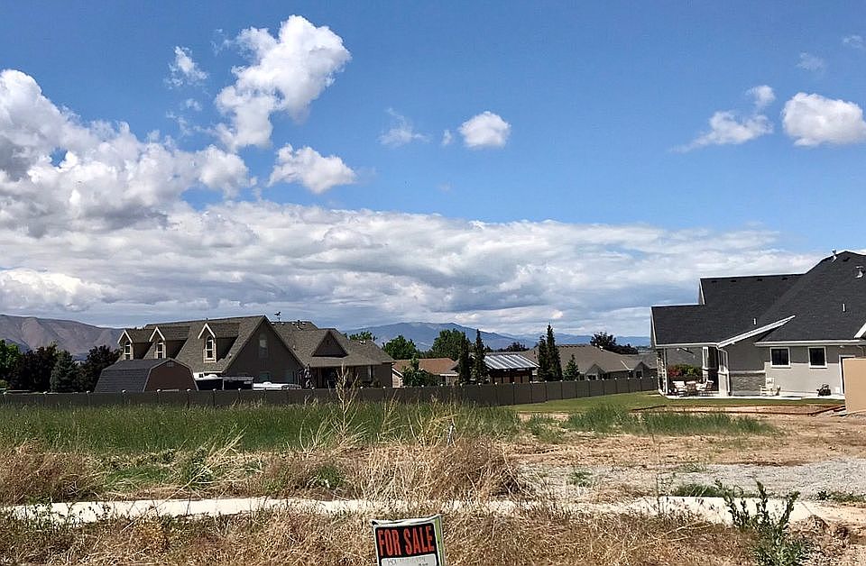 1st image of 918 S Salem Fields Cir