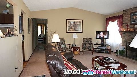 2nd image of 1915 Ithaca Ln N