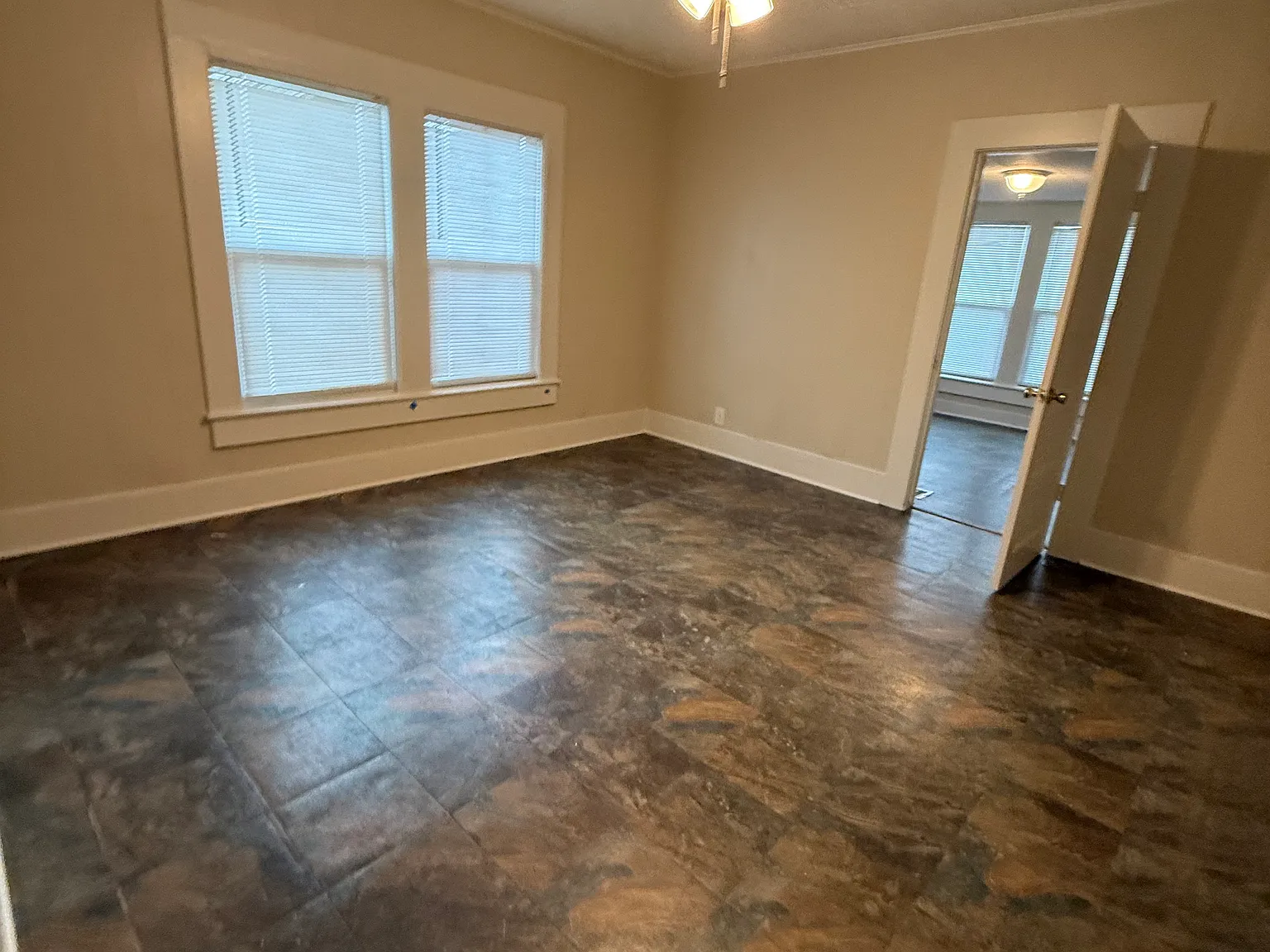 419 E Bow St — Photo 4