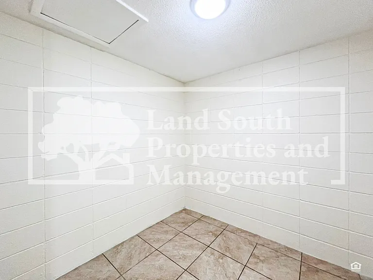 725 E Lime St #B-A — Photo 5