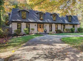 7050 Glenridge Dr, Sandy Springs, GA 30328