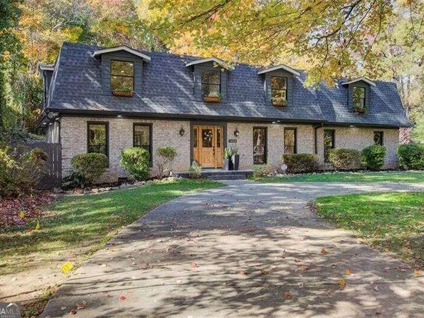 7050 Glenridge Dr, Sandy Springs, GA 30328