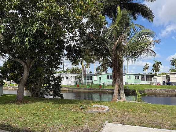 2nd image of 2041 SW 84th Avenue
