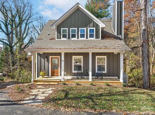 33 S College St, Weaverville, NC 28787