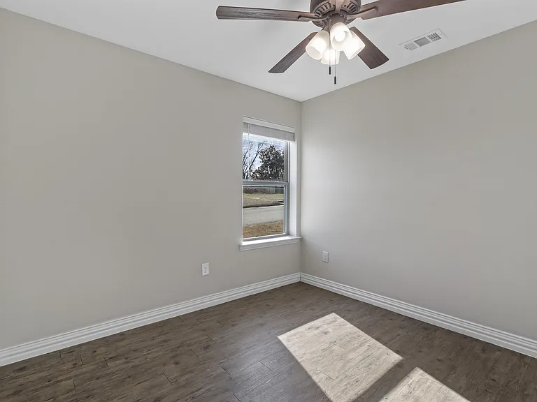 901 N Barrett Ave — Photo 9