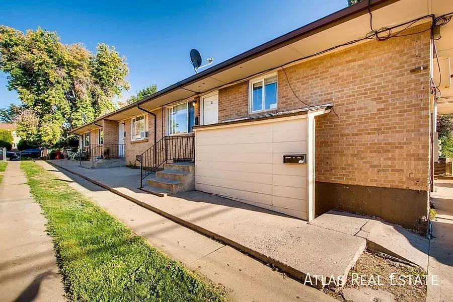Save $1595! Beautiful 3BR Apartment Close to Stanley Marketplace and Montview Park! Available Aug... — Photo 3