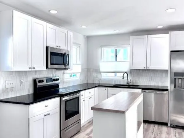 5523 Miles Standish Ln #211, North Fort Myers, FL 33917