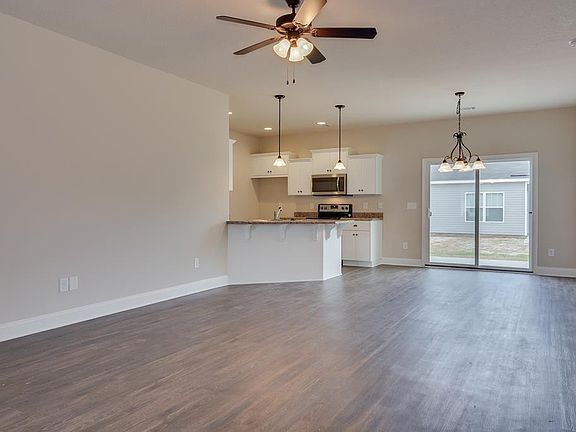 5th image of 637 Brewer Drive
