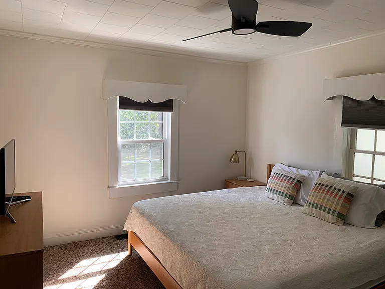 Creekview Dr — Photo 3