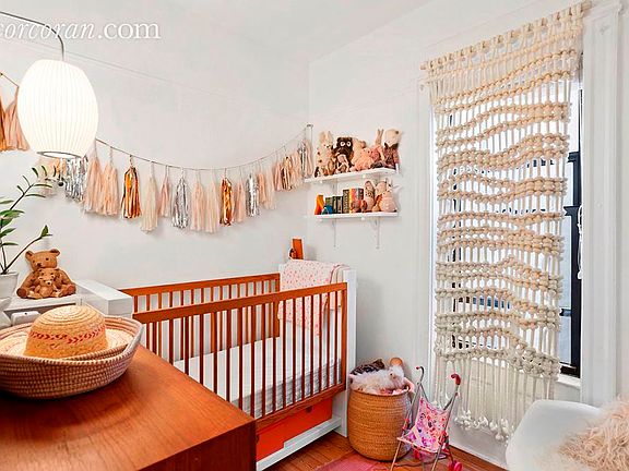 5th image of 207 Saint James Pl APT 4R