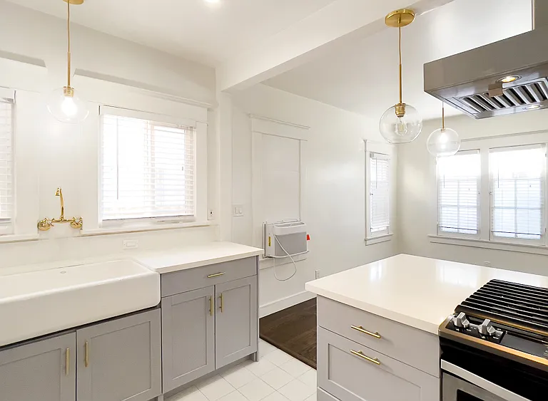 1020 N Kingsley Dr — Photo 4