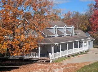 445 Calder Ridge Rd, Belpre, OH 45714