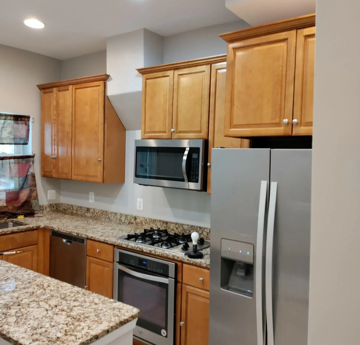 4 bed, 1.5 bath, 1400 sqft, $1,755 — Photo 2