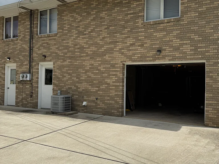 146 Preston Ave — Photo 12