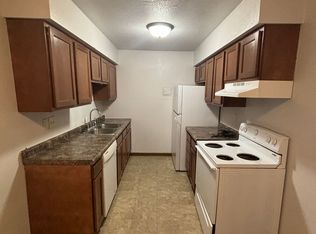Le Chateau, Waterloo, IA 50701