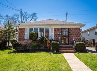 222-36 41st Rd, Bayside, NY