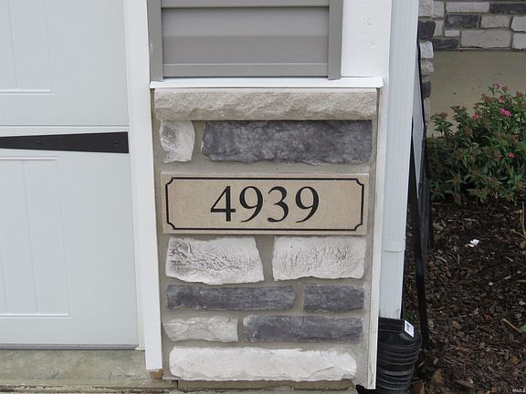 2nd image of 4939 Leeward Ln